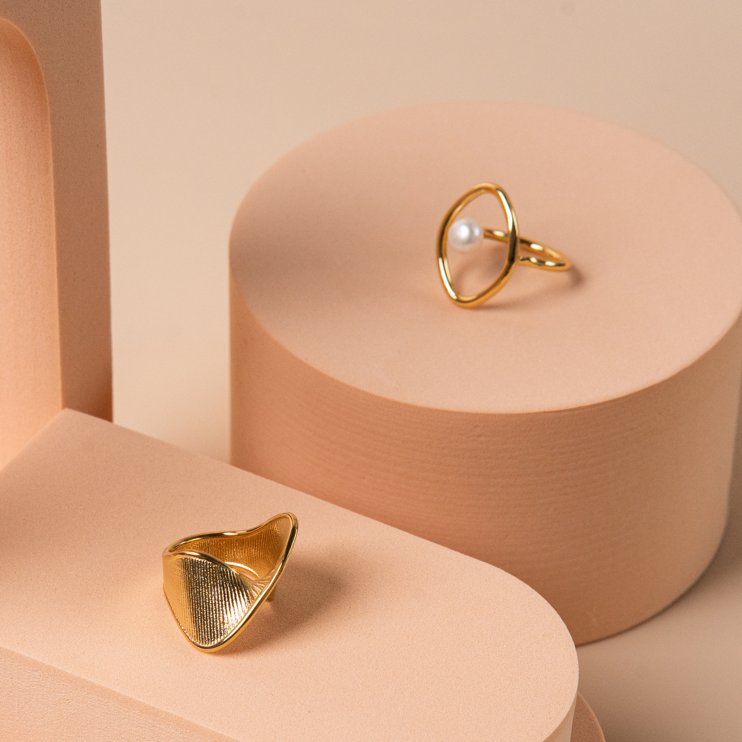Curve Ring