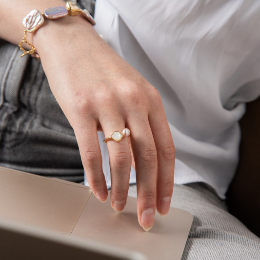Baby shell & pearl Ring