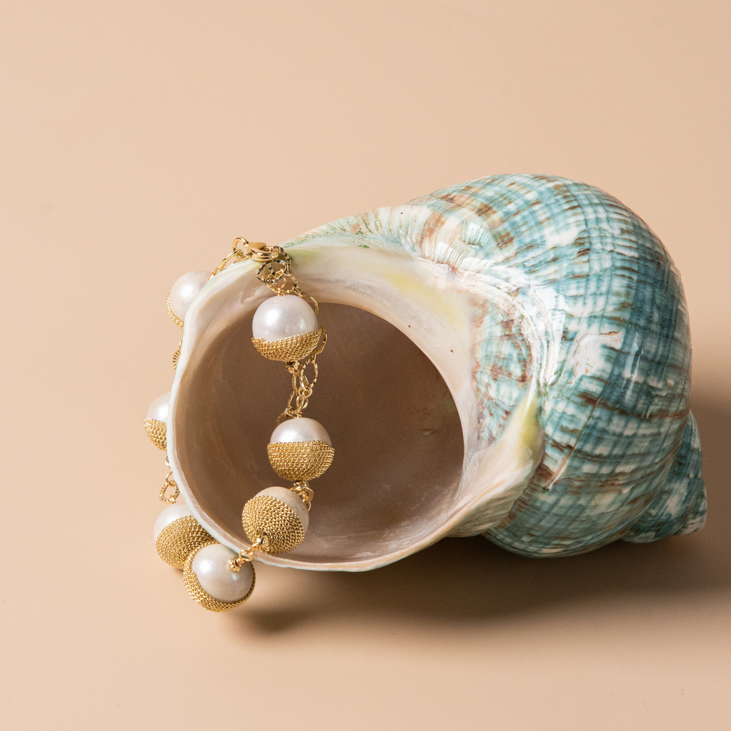 Pearl Embrace bracelet