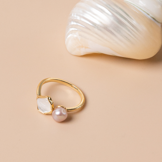 Baby shell & pearl Ring